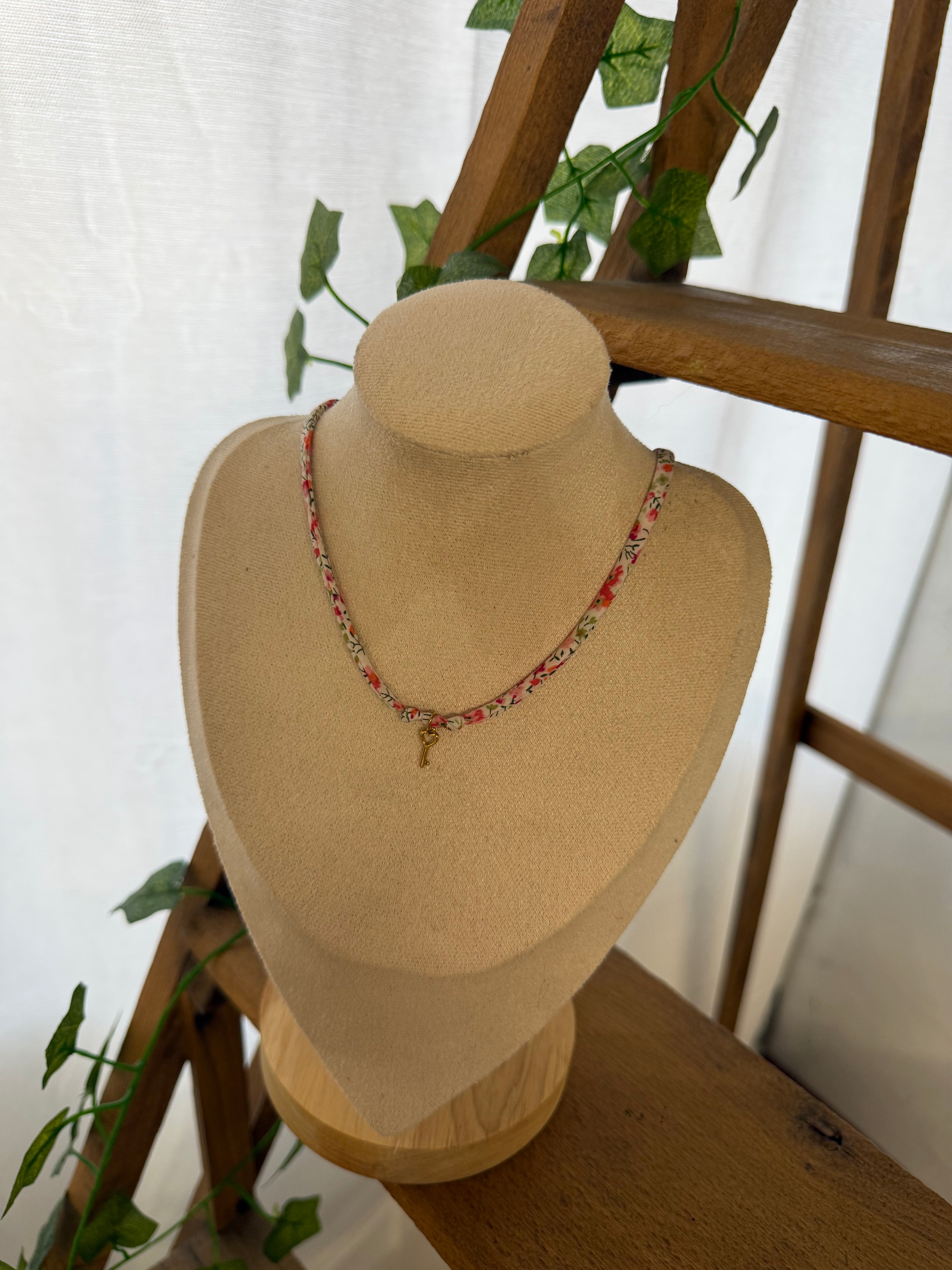 Collier liberty rose