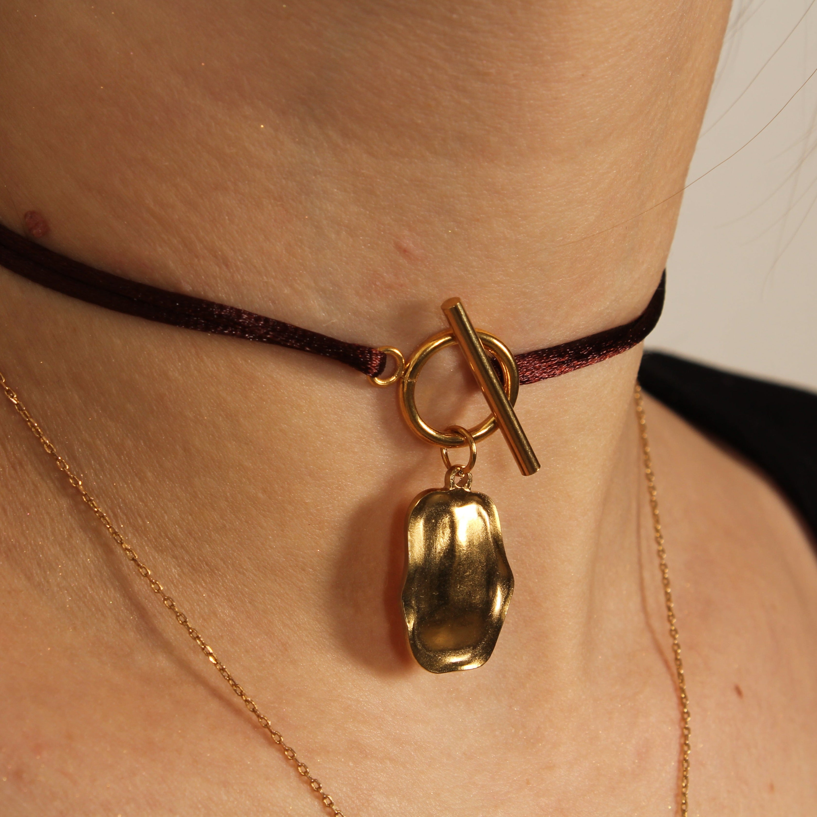 Collier AVA