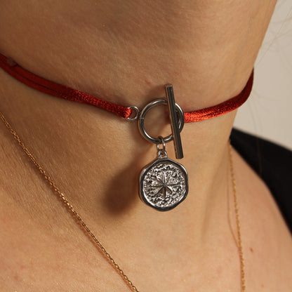 Collier APRIL