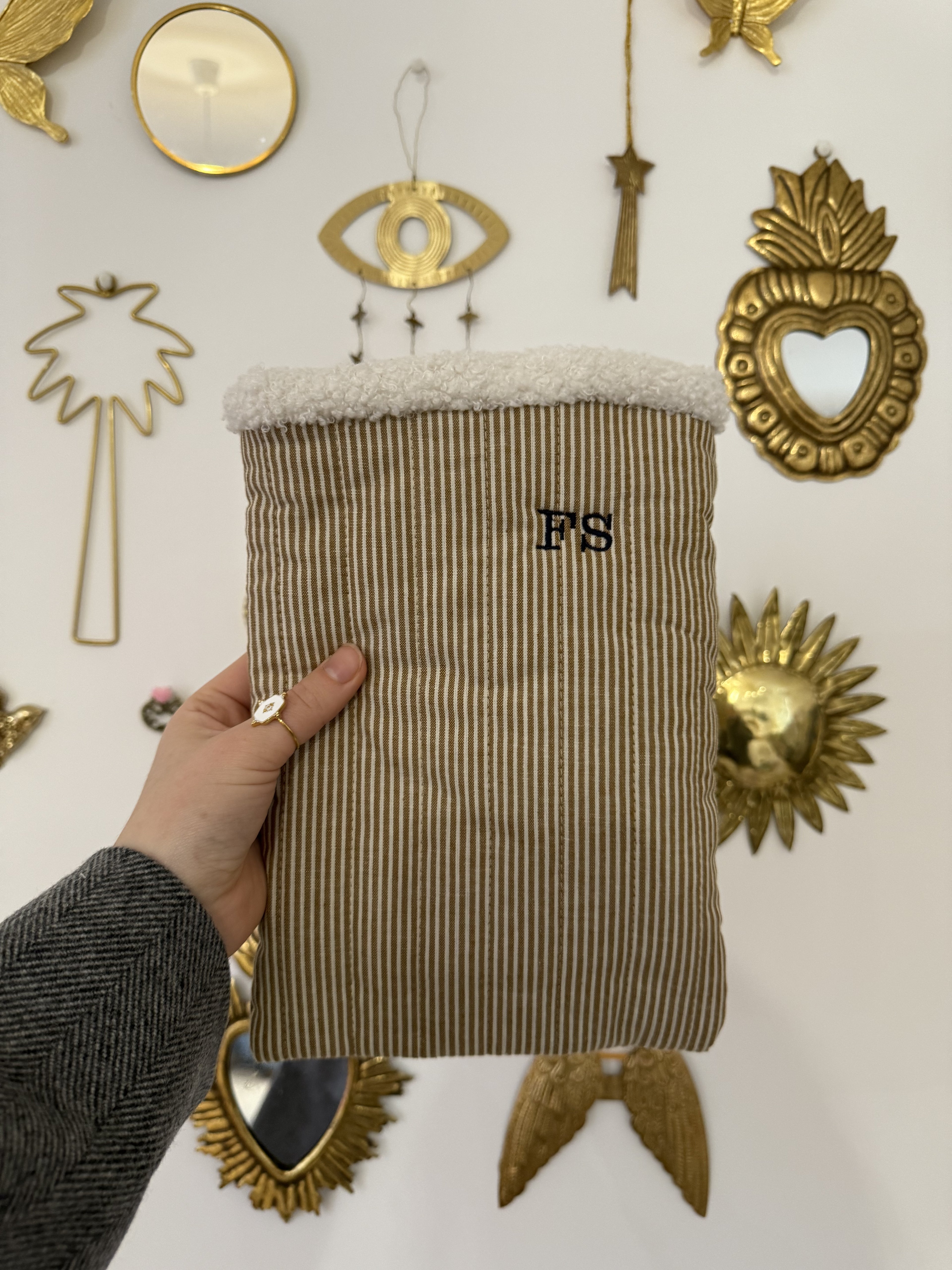 Pochette de livre rayé