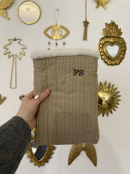 Pochette de livre rayé