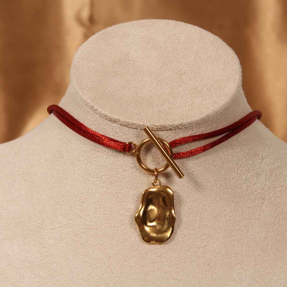 Collier AVA
