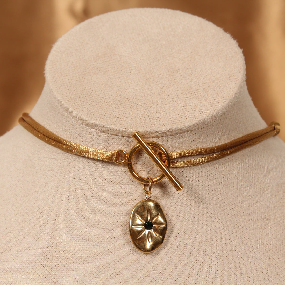 Collier MIA