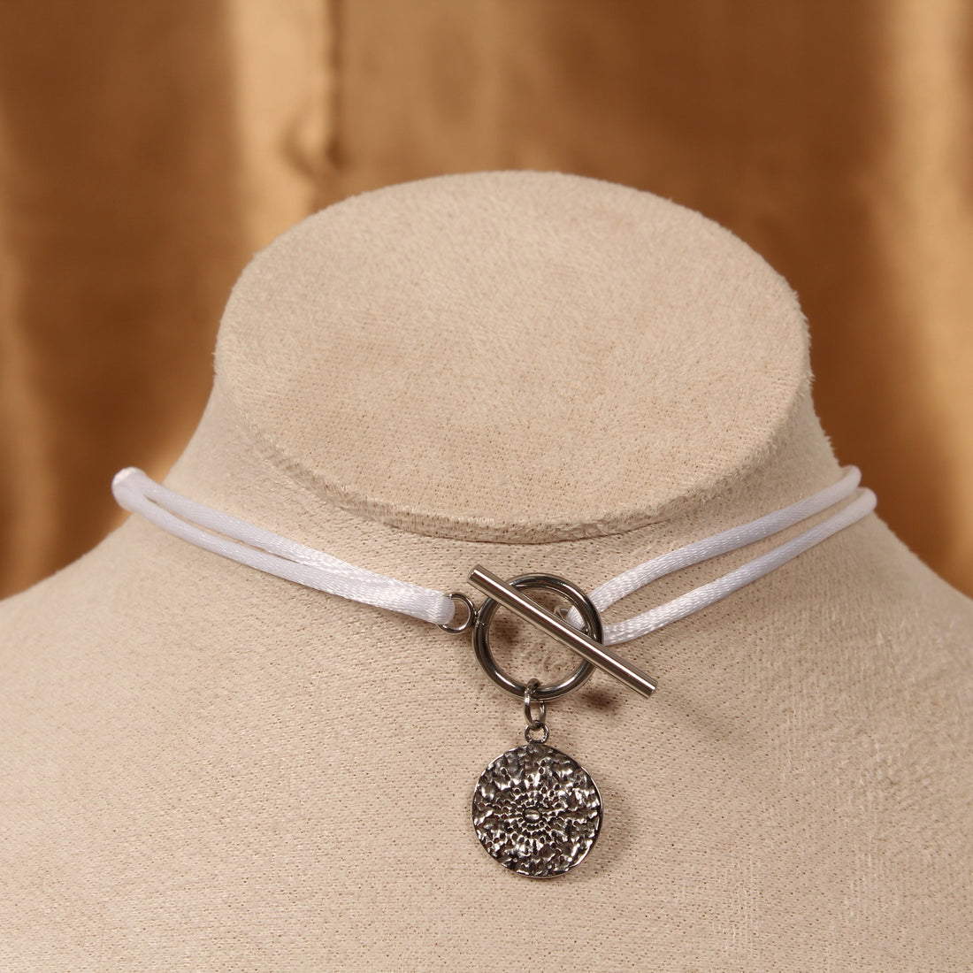 Collier ALMA