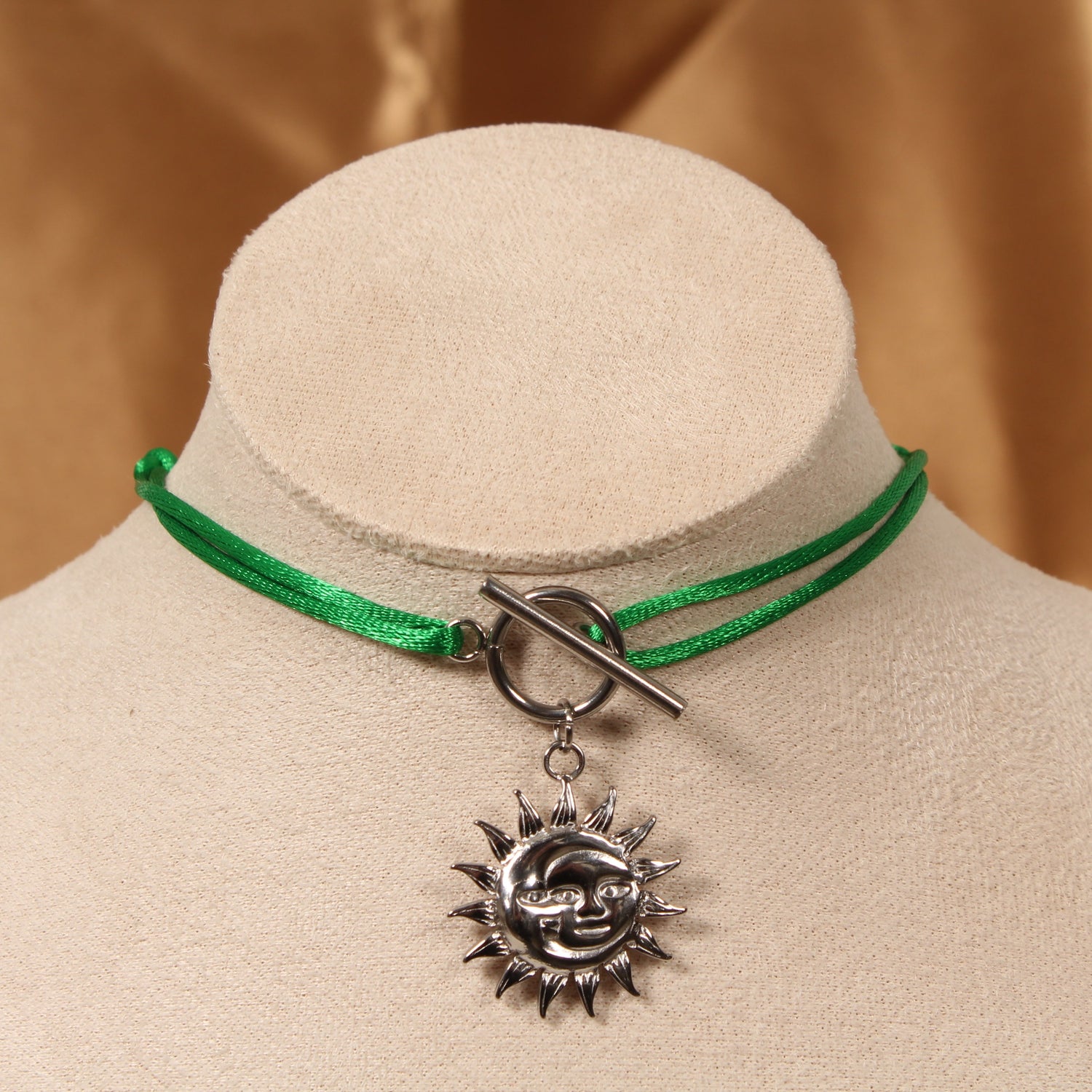 Collier SARA