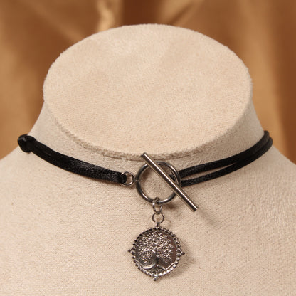Collier JUNE