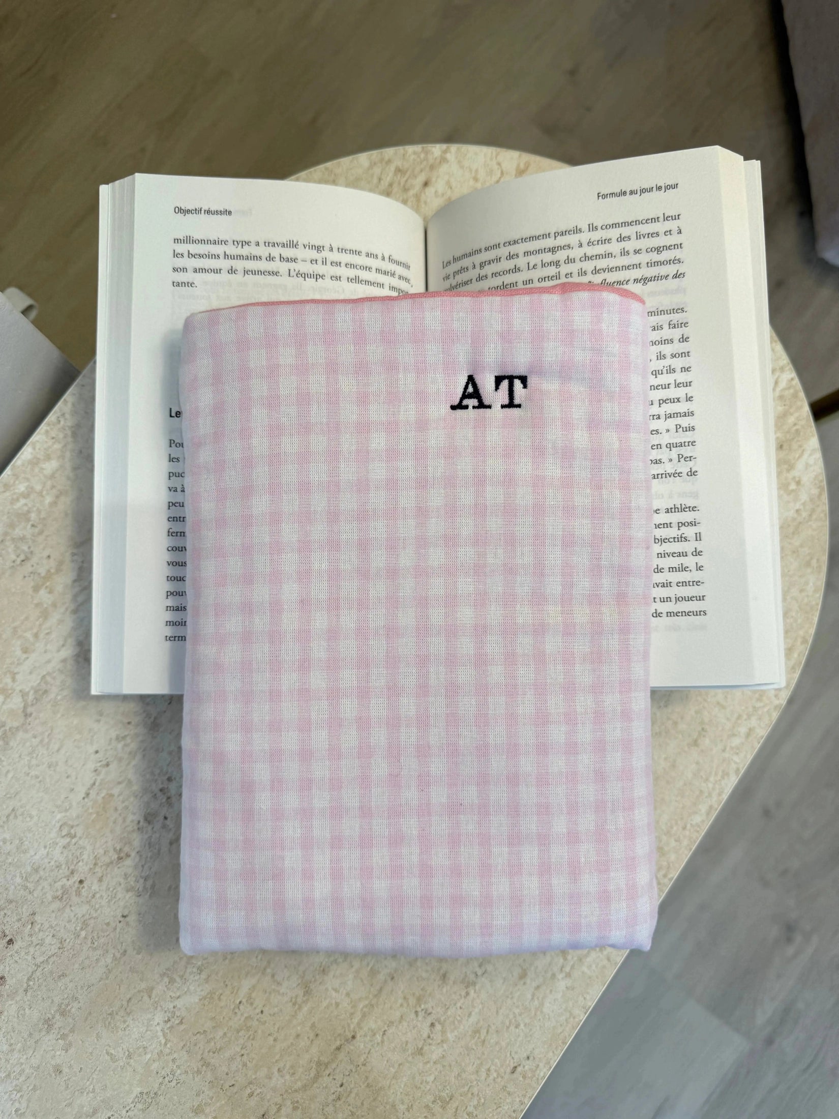 Pochette de livre Rose de lecture